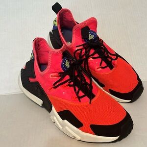 NIKE size 8.5 fluorescent pink & black sneakers. Good condition.